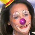 Le clown avec le nez rouge se nomme...